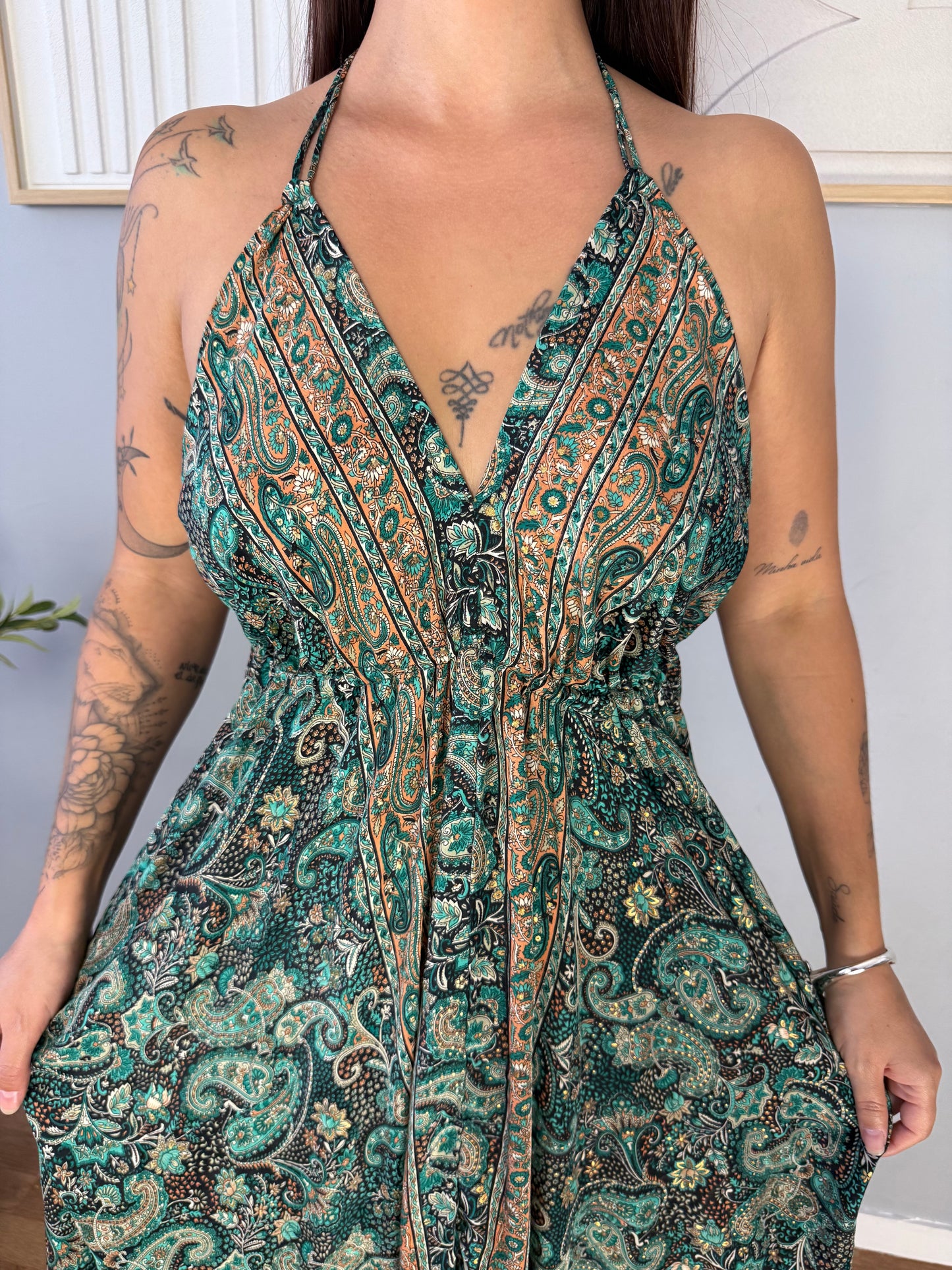 Robe Bohème Noire Motifs Verts LYA